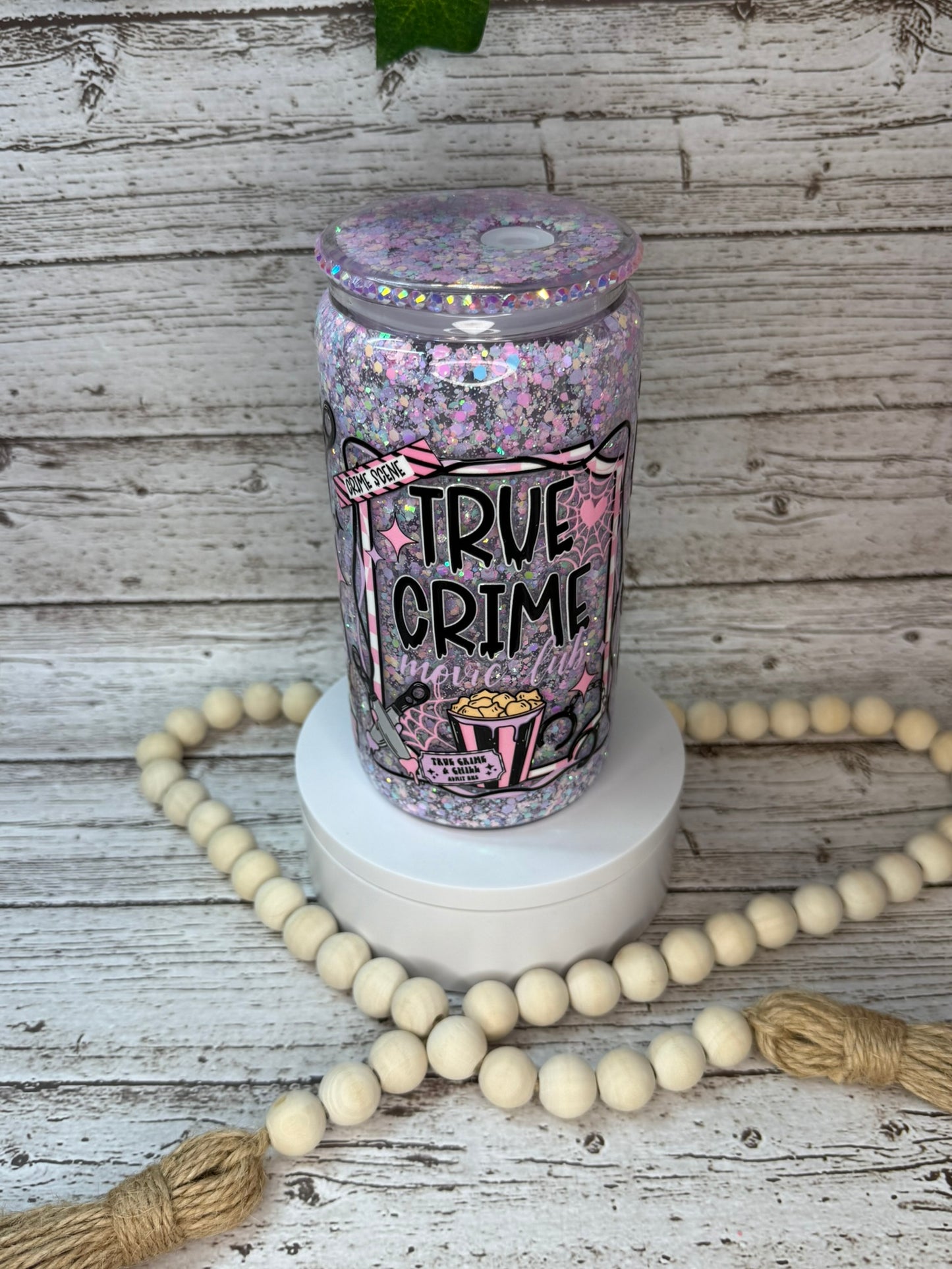 🩷🔪 True Crime Queen – Glitter Snow Globe Glass Cup