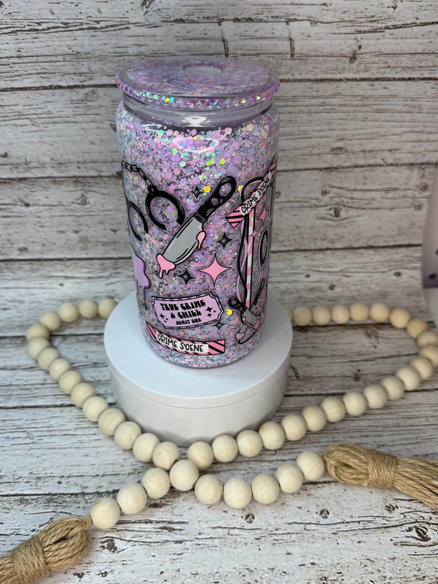 🩷🔪 True Crime Queen – Glitter Snow Globe Glass Cup
