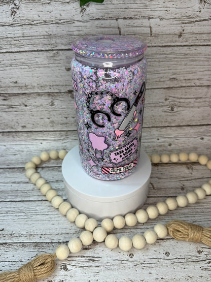 🩷🔪 True Crime Queen – Glitter Snow Globe Glass Cup