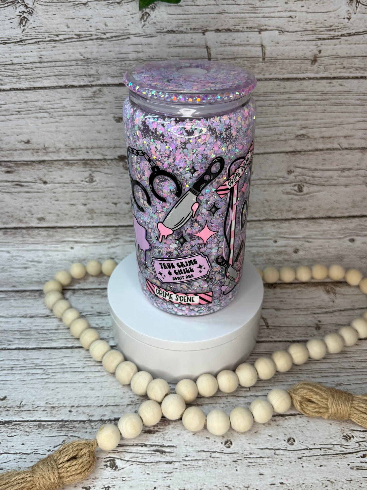 🩷🔪 True Crime Queen – Glitter Snow Globe Glass Cup