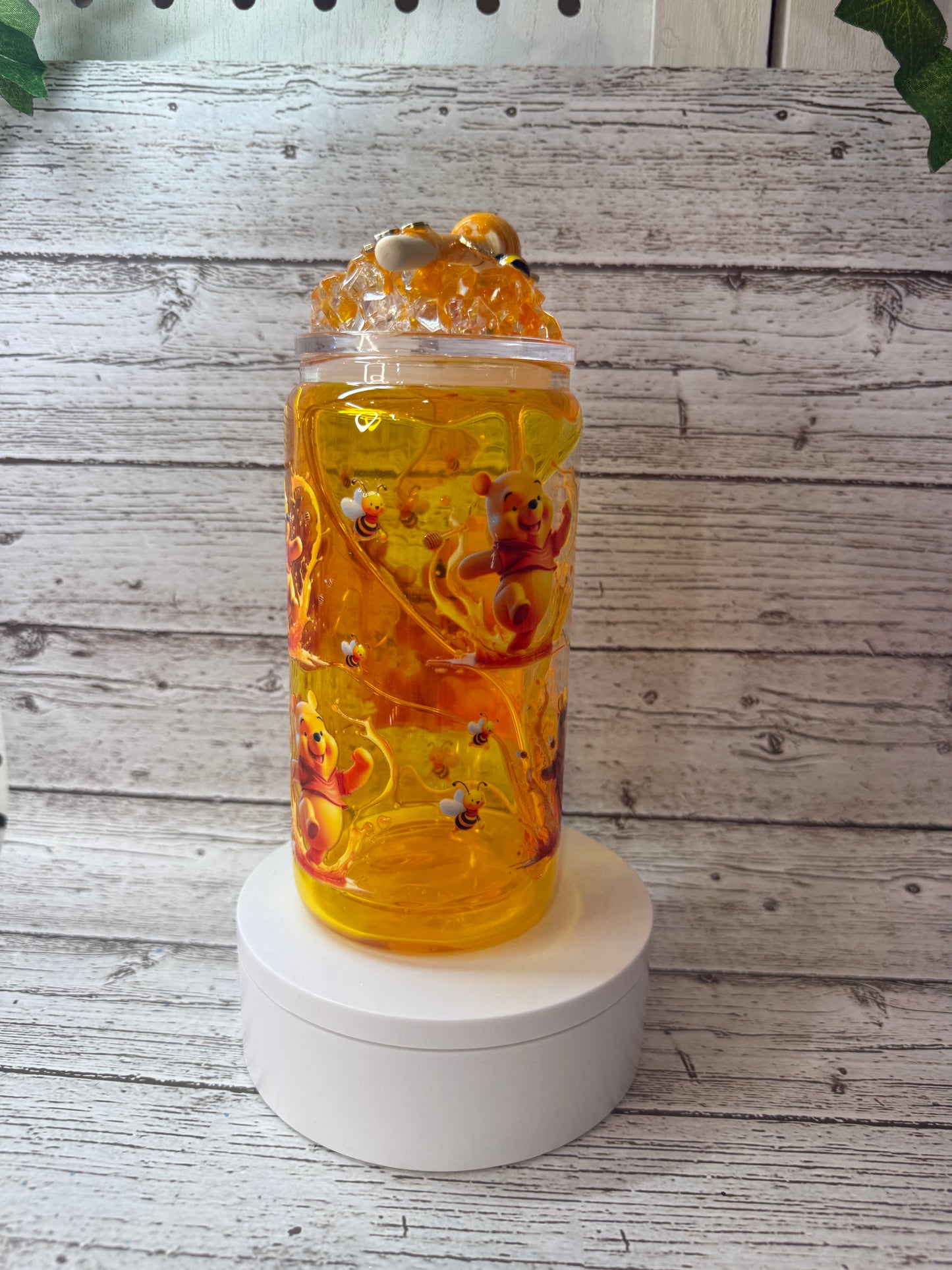 Winnie the Pooh Glass Cup w/Honey Drip & Ice Lid